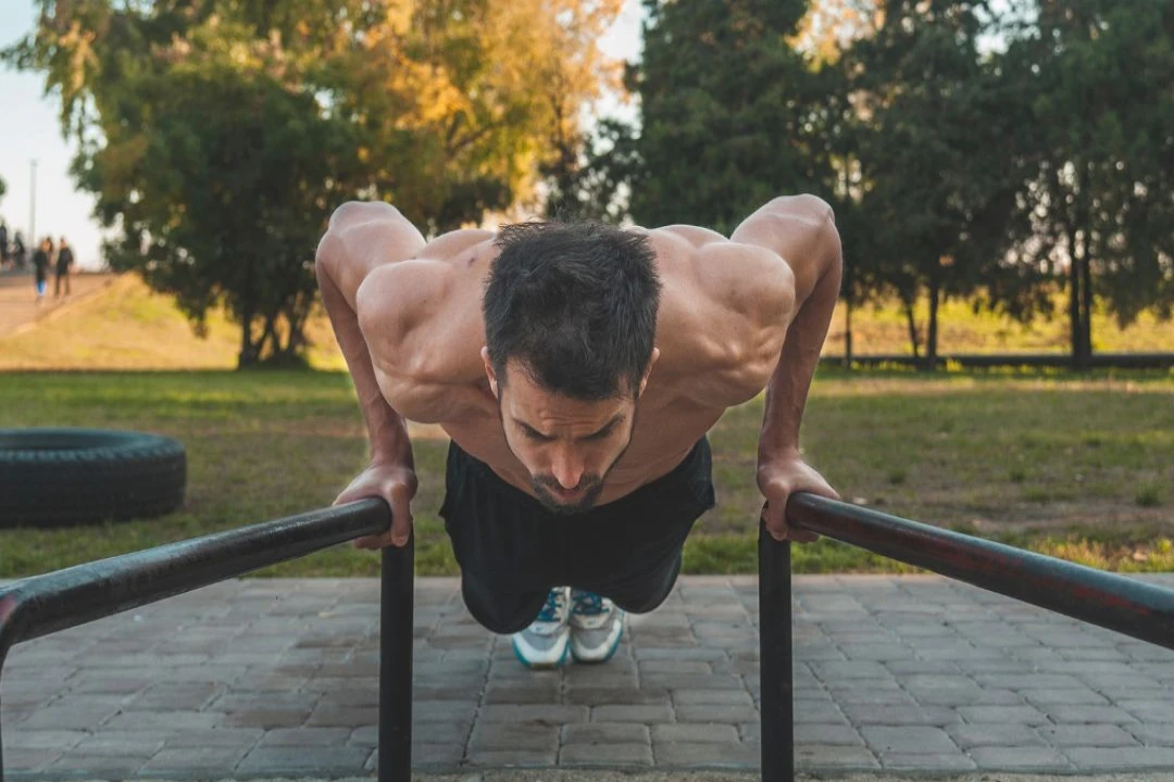 Découvre la callisthénie et muscle toi pour cet été